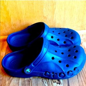 Crocs navy blue women’s 10 Baya unisex (men’s 8) rubber strap clogs 10126 EUC